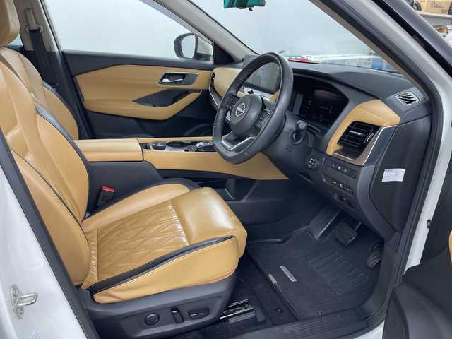 日産 エクストレイル G e－4ORCE 道央・札幌 2023(令5)年 5万km ブリリアントホワイトパール ・4WD/・プロパイロット/・純正12.3インチナビ/・フルセグTV/FM/AM/BT/・アラウンドビューモニター/・前後ドライブレコーダー/・インテリジェントトレースコントロール/・アドバンスヒルディセントコントロール/・車線逸脱防止支援システム/・後側方衝突防止支援システム/・LEDヘッドライト/・オートライト/オートハイビーム/・ブラウンレザーシート/・シートヒーター/・メモリーパワーシート/・ステアリングヒーター/・パワーバックドア/・パーキングアシスト/・ETC/・純正19インチAW
