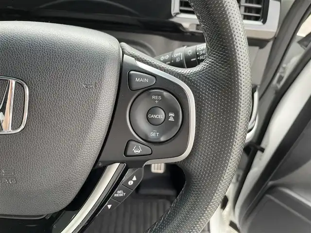 ホンダ ステップワゴン eHEVモデューロX ホンダS 三重県 2020(令2)年 5万km プラチナホワイトパール 登録時49297km/禁煙車/ハーフレザーシート/純正フリップダウンモニター/純正10インチナビ/（AM/FM/TV/Bluetooth/CD/DVD/HDMI）/フルセグTV/バックカメラ/ビルトインETC2.0/純正ドライブレコーダー/レーダークルーズコントロール/ステアリングスイッチ/パドルシフト/オートライト/両側パワースライドドア/シートヒーター/衝突軽減システム/レーンキープアシスト/コーナーセンサー/プッシュスタート/純正フロアマット/純正アルミ/スペアキー