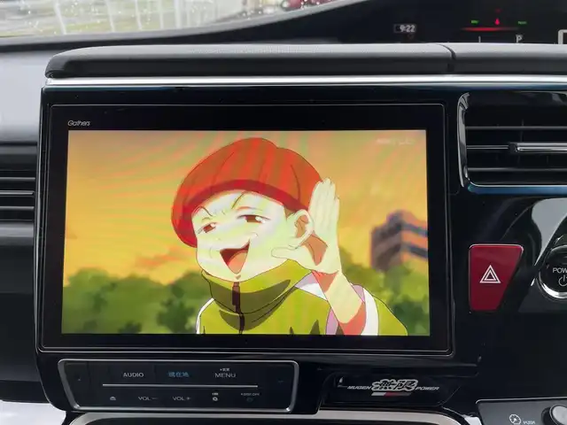 ホンダ ステップワゴン eHEVモデューロX ホンダS 三重県 2020(令2)年 5万km プラチナホワイトパール 登録時49297km/禁煙車/ハーフレザーシート/純正フリップダウンモニター/純正10インチナビ/（AM/FM/TV/Bluetooth/CD/DVD/HDMI）/フルセグTV/バックカメラ/ビルトインETC2.0/純正ドライブレコーダー/レーダークルーズコントロール/ステアリングスイッチ/パドルシフト/オートライト/両側パワースライドドア/シートヒーター/衝突軽減システム/レーンキープアシスト/コーナーセンサー/プッシュスタート/純正フロアマット/純正アルミ/スペアキー