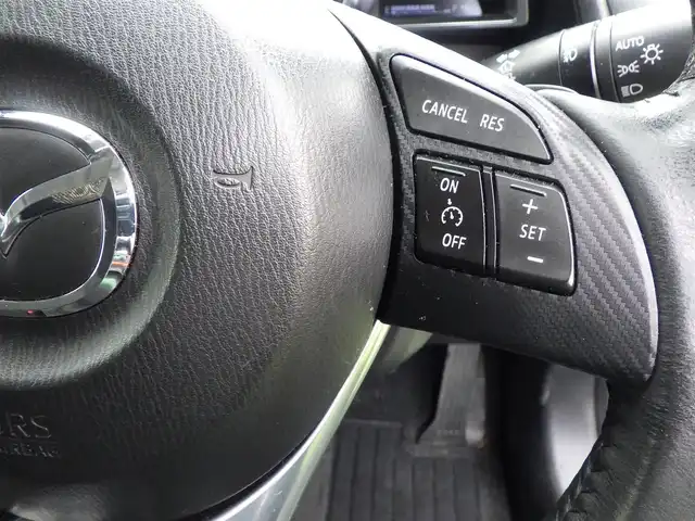 マツダ デミオ XD ツーリング 千葉県 2015(平27)年 3.3万km ブルーリフレックスマイカ スマートシティブレーキサポート/クルーズコントロール/ブラインドスポットモニタリング/i-stop/アクティブ・ドライビング・ディスプレイ/純正SDナビ/地デジTV/【DVD/CD再生機能　Bluetooth接続】/バックドア/ドライブレコーダー/革巻きステアリング/ステアリングスイッチ/ETC/LEDヘッドライト/フォグライト/ウインカーミラー/純正16インチアルミホイル/サイド/カーテンエアバッグ/アドバンストキーレスエントリー