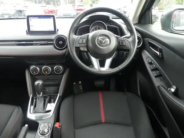 マツダ デミオ XD ツーリング 千葉県 2015(平27)年 3.3万km ブルーリフレックスマイカ スマートシティブレーキサポート/クルーズコントロール/ブラインドスポットモニタリング/i-stop/アクティブ・ドライビング・ディスプレイ/純正SDナビ/地デジTV/【DVD/CD再生機能　Bluetooth接続】/バックドア/ドライブレコーダー/革巻きステアリング/ステアリングスイッチ/ETC/LEDヘッドライト/フォグライト/ウインカーミラー/純正16インチアルミホイル/サイド/カーテンエアバッグ/アドバンストキーレスエントリー