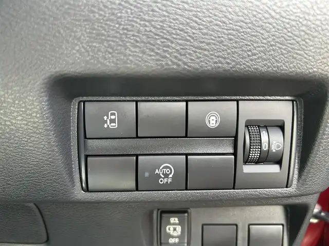 日産 ルークス ハイウェイスター X 愛媛県 2023(令5)年 1.8万km スパークリングレッド/ブラック Strada7型ナビ/全周囲カメラ/左側電動スライドドア/左側ハンズフリースライド/セーフティシールド/衝突被害軽減装置/車線逸脱防止装置/クリアランスソナー/リアサーキュレーター/アイドリングストップ/LEDヘッドライト/ステアリングリモコン/純正ドアバイザー/フロアマット/電格ミラー/シガーソケット/ヘッドライトレベライザー/現状サマー(純正AW)(155/65/R14)/YOKOHAMA BleEarth-GT AE51/禁煙車