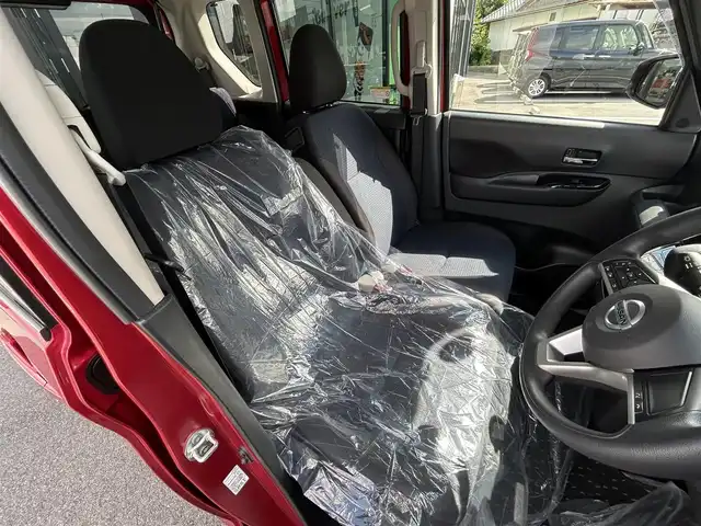 日産 ルークス ハイウェイスター X 愛媛県 2023(令5)年 1.8万km スパークリングレッド/ブラック Strada7型ナビ/全周囲カメラ/左側電動スライドドア/左側ハンズフリースライド/セーフティシールド/衝突被害軽減装置/車線逸脱防止装置/クリアランスソナー/リアサーキュレーター/アイドリングストップ/LEDヘッドライト/ステアリングリモコン/純正ドアバイザー/フロアマット/電格ミラー/シガーソケット/ヘッドライトレベライザー/現状サマー(純正AW)(155/65/R14)/YOKOHAMA BleEarth-GT AE51/禁煙車