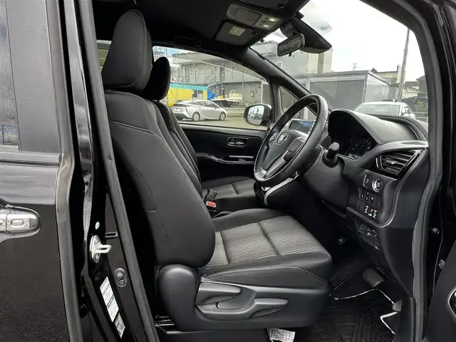 トヨタ ヴォクシー ZS 煌 道央・札幌 2018(平30)年 9.2万km ブラック ４WD/ワンオーナー/寒冷地仕様/ALPINEナビ/CD/DVD/BT/フルセグ/ALPINEフリップダウンモニター/トヨタセーフティセンス/プリクラッシュセーフティ/横滑り防止装置/クルーズコントロール/レーンキープアシスト/バックカメラ/ビルトインETC/アイドリングストップ/ワイパーデアイサー/ECOMODE/両側パワースライドドア/革巻きステアリング/ステアリングリモコン/MTモード付AT/プッシュスタート/スマートキー/リモートスタート/LEDヘッドライト/オートライト/オートハイビーム/フォグランプ/電動格納ミラー/ウィンカーミラー/っ純正フロアマット/ドアバイザー/スペアキー/社外AW付冬タイヤ積込/195/65/R15/2021年/山7mm
