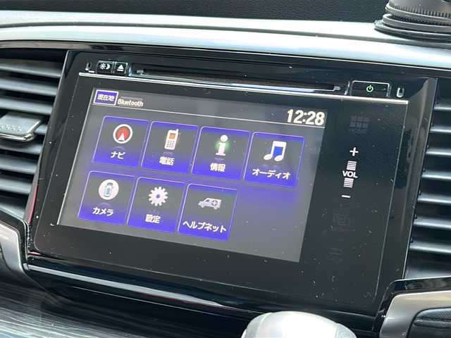 ホンダ オデッセイ アブソルート アドバンス 広島県 2015(平27)年 8.3万km ホワイトオーキッドパール 禁煙車/OP18インチアルミホイール/ホンダセンシング/・衝突軽減ブレーキ〈CMBS〉/・誤発進抑制機能/・路外逸脱抑制機能/・渋滞追従機能付ACC〈アダプティブ・クルーズ・コントロール〉/・LKAS〈車線維持支援システム〉/・先行車発進お知らせ機能/・標識認識機能/純正メーカーナビ/・フルセグ/・CD/DVD/・HDMI/USB/純正フリップダウンモニター（VM-155EN）/マルチビューカメラシステム/スマートパーキングアシスト/革巻きステアリング/ステアリングスイッチ/パドルシフト/LEDヘッドライト/フォグランプ/LED室内灯/コンフォートビューパッケージ/両側パワースライドドア/パワーシート/コンビシート/2列目プレミアムクレードルシート/スマートキー/プッシュスタート/スペアキー/前ドライブレコーダー/ETC/W+サイド+カーテンエアバック