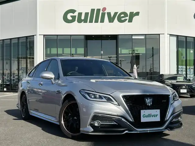 トヨタ クラウン ハイブリッド RS アドバンス 長崎県 2018(平30)年 3.4万km シルバーM 〇純正ナビ/〇フルセグTV/〇バックカメラ/〇パノラマビューモニター/〇ビルトインETC/〇ドライブレコーダー/〇レーダークルーズコントロール/〇コーナーセンサー/〇セーフティセンス/〇ブラインドスポットモニター/〇三眼LEDヘッドランプ/〇革巻きステアリングホイール/〇ステアリングヒーター/〇パドルシフト/〇ブラック合皮/ブランノーブコンビシート/〇パワーシート/シートヒーター/〇スマートエントリー/スタートシステム/〇スペアキー/〇禁煙車