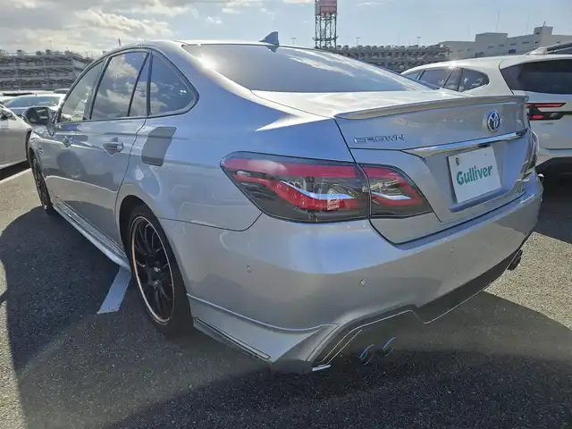 トヨタ クラウン ハイブリッド RS アドバンス 長崎県 2018(平30)年 3.4万km シルバーM 〇純正ナビ/〇フルセグTV/〇バックカメラ/〇パノラマビューモニター/〇ビルトインETC/〇ドライブレコーダー/〇レーダークルーズコントロール/〇コーナーセンサー/〇セーフティセンス/〇ブラインドスポットモニター/〇三眼LEDヘッドランプ/〇革巻きステアリングホイール/〇ステアリングヒーター/〇パドルシフト/〇ブラック合皮/ブランノーブコンビシート/〇パワーシート/シートヒーター/〇スマートエントリー/スタートシステム/〇スペアキー/〇禁煙車