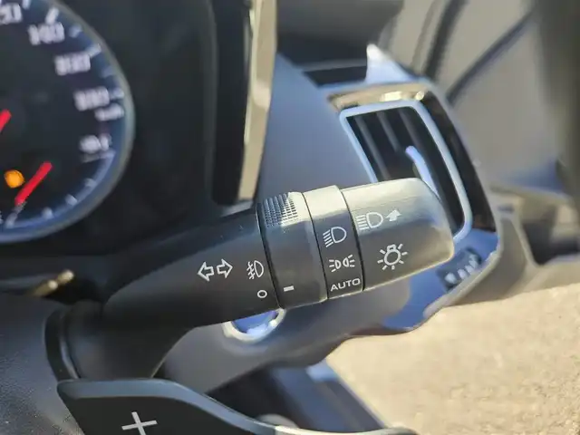 トヨタ クラウン ハイブリッド RS アドバンス 長崎県 2018(平30)年 3.4万km シルバーM 〇純正ナビ/〇フルセグTV/〇バックカメラ/〇パノラマビューモニター/〇ビルトインETC/〇ドライブレコーダー/〇レーダークルーズコントロール/〇コーナーセンサー/〇セーフティセンス/〇ブラインドスポットモニター/〇三眼LEDヘッドランプ/〇革巻きステアリングホイール/〇ステアリングヒーター/〇パドルシフト/〇ブラック合皮/ブランノーブコンビシート/〇パワーシート/シートヒーター/〇スマートエントリー/スタートシステム/〇スペアキー/〇禁煙車