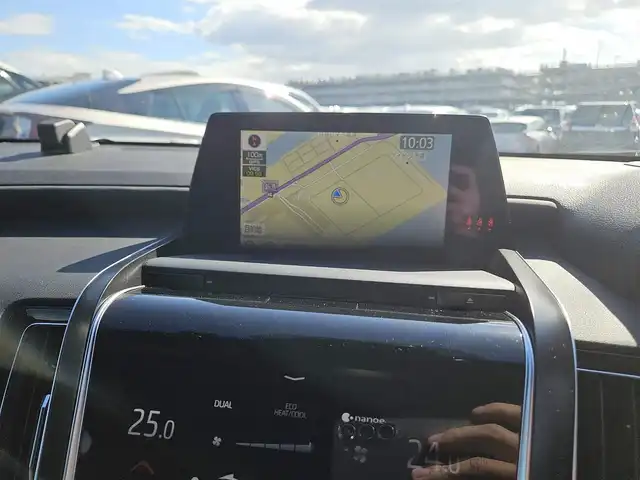 トヨタ クラウン ハイブリッド RS アドバンス 長崎県 2018(平30)年 3.4万km シルバーM 〇純正ナビ/〇フルセグTV/〇バックカメラ/〇パノラマビューモニター/〇ビルトインETC/〇ドライブレコーダー/〇レーダークルーズコントロール/〇コーナーセンサー/〇セーフティセンス/〇ブラインドスポットモニター/〇三眼LEDヘッドランプ/〇革巻きステアリングホイール/〇ステアリングヒーター/〇パドルシフト/〇ブラック合皮/ブランノーブコンビシート/〇パワーシート/シートヒーター/〇スマートエントリー/スタートシステム/〇スペアキー/〇禁煙車