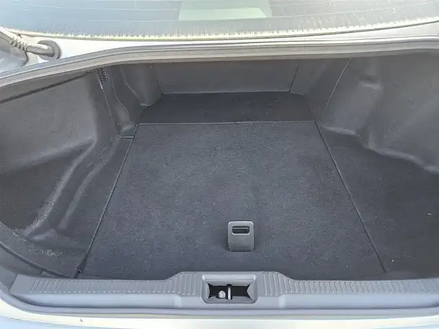 トヨタ クラウン ハイブリッド RS アドバンス 長崎県 2018(平30)年 3.4万km シルバーM 〇純正ナビ/〇フルセグTV/〇バックカメラ/〇パノラマビューモニター/〇ビルトインETC/〇ドライブレコーダー/〇レーダークルーズコントロール/〇コーナーセンサー/〇セーフティセンス/〇ブラインドスポットモニター/〇三眼LEDヘッドランプ/〇革巻きステアリングホイール/〇ステアリングヒーター/〇パドルシフト/〇ブラック合皮/ブランノーブコンビシート/〇パワーシート/シートヒーター/〇スマートエントリー/スタートシステム/〇スペアキー/〇禁煙車