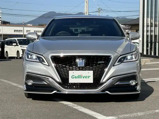 トヨタ クラウン ハイブリッド RS アドバンス 長崎県 2018(平30)年 3.4万km シルバーM 〇純正ナビ/〇フルセグTV/〇バックカメラ/〇パノラマビューモニター/〇ビルトインETC/〇ドライブレコーダー/〇レーダークルーズコントロール/〇コーナーセンサー/〇セーフティセンス/〇ブラインドスポットモニター/〇三眼LEDヘッドランプ/〇革巻きステアリングホイール/〇ステアリングヒーター/〇パドルシフト/〇ブラック合皮/ブランノーブコンビシート/〇パワーシート/シートヒーター/〇スマートエントリー/スタートシステム/〇スペアキー/〇禁煙車