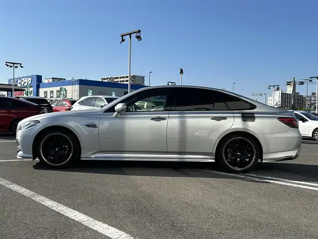 トヨタ クラウン ハイブリッド RS アドバンス 長崎県 2018(平30)年 3.4万km シルバーM 〇純正ナビ/〇フルセグTV/〇バックカメラ/〇パノラマビューモニター/〇ビルトインETC/〇ドライブレコーダー/〇レーダークルーズコントロール/〇コーナーセンサー/〇セーフティセンス/〇ブラインドスポットモニター/〇三眼LEDヘッドランプ/〇革巻きステアリングホイール/〇ステアリングヒーター/〇パドルシフト/〇ブラック合皮/ブランノーブコンビシート/〇パワーシート/シートヒーター/〇スマートエントリー/スタートシステム/〇スペアキー/〇禁煙車