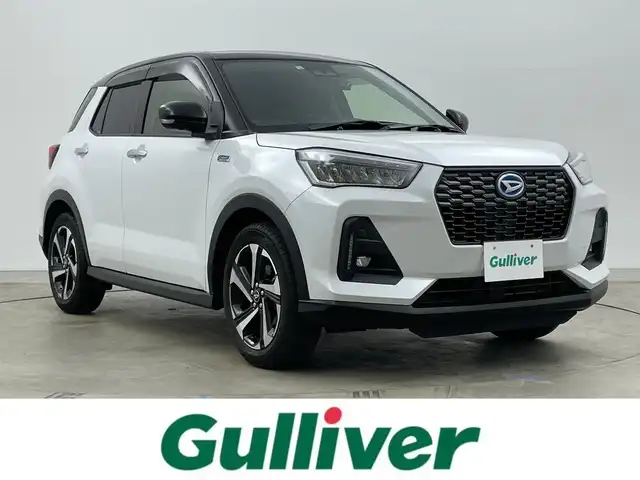 ダイハツ ロッキー プレミアム G HEV 岡山県 2022(令4)年 3.6万km ブラックマイカメタリック/シャイニングホワイトパール パノラマモニター/純正9インチナビ NMZN-Y72D9/地デジ/Bluetooth/CD/DVD/USB/ハーフレザーシート/シートヒーター/純正ドライブレコーダー/純正17インチアルミホイール/純正フロアマット/LEDヘッドライト/オートライト/オートハイビーム/リアフォグランプ/衝突軽減ブレーキ/レーダークルーズコントロール/プッシュスタート/スマートキー/オートホールド/踏み間違え防止