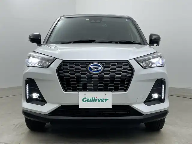 ダイハツ ロッキー プレミアム G HEV 岡山県 2022(令4)年 3.6万km ブラックマイカメタリック/シャイニングホワイトパール パノラマモニター/純正9インチナビ NMZN-Y72D9/地デジ/Bluetooth/CD/DVD/USB/ハーフレザーシート/シートヒーター/純正ドライブレコーダー/純正17インチアルミホイール/純正フロアマット/LEDヘッドライト/オートライト/オートハイビーム/リアフォグランプ/衝突軽減ブレーキ/レーダークルーズコントロール/プッシュスタート/スマートキー/オートホールド/踏み間違え防止