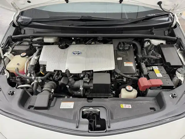 トヨタ プリウス ＰＨＶ Sナビパケ・セーフティプラス 三重県 2019(平31)年 6.8万km ホワイトパールクリスタルシャイン プラグインハイブリッド/FF/インパネCVT/純正 11.6インチ 縦型ナビ/（AM/FM/USB/iPod/Bluetooth/AUX/TV）/バックカメラ/モデリスタエアロ（F/S/R下）/ETC2.0/Toyota Safety Sense/・プリクラッシュセーフティ/・レーンディパーチャーアラート（操舵支援付）/・レーダークルコン/・オートハイビーム/・ふらつき検知機能/・ブラインドスポットモニター/インテリジェントクリアランスソナー（巻き込み警報機能付）/シンプルインテリジェントパーキングアシスト/など/装備/・本革シート/・シートヒーター（D/N）/・ステアリングヒーター/AC100Vアクセサリーコンセント（ヴィークルパワーコネクター付・V2H対応・コンセント2ヶ）/・オートエアコン/・オートライト/・4灯 LEDヘッドライト＆【OP】LEDフロントフォグランプ/・ステアリングスイッチ/・プッシュスタート/本革巻きステアリング/・スマートキーx1/・保/取/ナビ取/など/…特別仕様車 セーフティプラス 特別装備