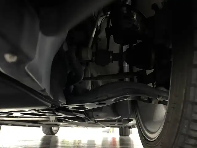 トヨタ プリウス ＰＨＶ Sナビパケ・セーフティプラス 三重県 2019(平31)年 6.8万km ホワイトパールクリスタルシャイン プラグインハイブリッド/FF/インパネCVT/純正 11.6インチ 縦型ナビ/（AM/FM/USB/iPod/Bluetooth/AUX/TV）/バックカメラ/モデリスタエアロ（F/S/R下）/ETC2.0/Toyota Safety Sense/・プリクラッシュセーフティ/・レーンディパーチャーアラート（操舵支援付）/・レーダークルコン/・オートハイビーム/・ふらつき検知機能/・ブラインドスポットモニター/インテリジェントクリアランスソナー（巻き込み警報機能付）/シンプルインテリジェントパーキングアシスト/など/装備/・本革シート/・シートヒーター（D/N）/・ステアリングヒーター/AC100Vアクセサリーコンセント（ヴィークルパワーコネクター付・V2H対応・コンセント2ヶ）/・オートエアコン/・オートライト/・4灯 LEDヘッドライト＆【OP】LEDフロントフォグランプ/・ステアリングスイッチ/・プッシュスタート/本革巻きステアリング/・スマートキーx1/・保/取/ナビ取/など/…特別仕様車 セーフティプラス 特別装備