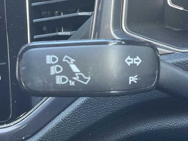 フォルクスワーゲン ＶＷ Ｔ－ロック TDI スポーツ 高知県 2021(令3)年 2.5万km ピュアホワイト 純正ナビ/【BT/FM/AM/フルセグTV】/バックカメラ/applecarplay/ACC/ブラインドスポット/純正18インチAW/LEDヘッドライト/電動リアゲート/クリアランスソナー/パドルシフト/ルーフレール/ハーフレザーシート/ETC/前後ドラレコ/電動パーキングブレーキ/ブレーキホールド/LEDヘッドライト/オートライト/スマートキー/プッシュスタート