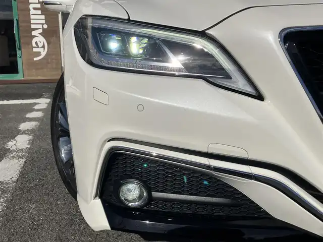 トヨタ クラウン ハイブリッド RS アドバンス 三重県 2018(平30)年 2.4万km ホワイトパールクリスタルシャイン 登録時走行距離23928km/車検R9年2月9日/カロッツェリア後席モニター(D/N席)/♪Toyota Safety Sense/ ・PCS(プリクラッシュセーフティ)/ ・LTA(レーントレーシングアシスト)/ ・オートマチックハイビーム/ ・RSA(ロードサインアシスト)/ ・レーダークルーズコントロール/ ・先行車発進告知機能/♪BSM(ブラインドスポットモニター)/♪RCTA(リアクロストラフィックアラート)/♪RCD(リヤカメラディテクション)/♪デジタルインナーミラー/♪GPSレーダー/♪ヘッドアップディスプレイ/♪クリアランスソナー/♪純正メーカーナビ/ ・フルセグ・Bluetooth/ ・CD/DVD再生・録音機能/ ・ミラキャスト・AUX・USB/♪オートブレーキホールド/♪ハーフレザーシート/♪D/N席パワーシート/♪D/N席シートヒーター/♪ステアリングヒーター/♪純正18インチAW/♪LEDヘッドライト/♪LEDフォグライト/♪オートライト/♪オートワイパー/♪オートリトラクタブルミラー/♪ウィンカーミラー/♪革巻きステアリング/♪パドルシフト/♪ステアリングスイッチ/♪フロアマット/♪スモークフィルム/♪ビルトインETC2.0/♪AC100V/♪サイド/カーテン/ニーエアバック
