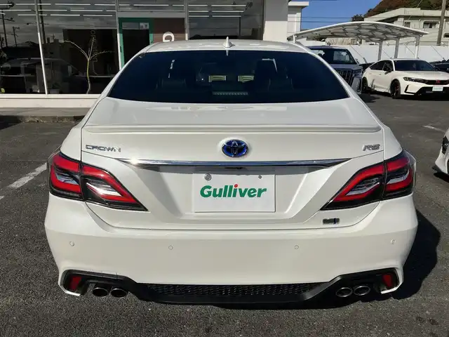 トヨタ クラウン ハイブリッド RS アドバンス 三重県 2018(平30)年 2.4万km ホワイトパールクリスタルシャイン 登録時走行距離23928km/車検R9年2月9日/カロッツェリア後席モニター(D/N席)/♪Toyota Safety Sense/ ・PCS(プリクラッシュセーフティ)/ ・LTA(レーントレーシングアシスト)/ ・オートマチックハイビーム/ ・RSA(ロードサインアシスト)/ ・レーダークルーズコントロール/ ・先行車発進告知機能/♪BSM(ブラインドスポットモニター)/♪RCTA(リアクロストラフィックアラート)/♪RCD(リヤカメラディテクション)/♪デジタルインナーミラー/♪GPSレーダー/♪ヘッドアップディスプレイ/♪クリアランスソナー/♪純正メーカーナビ/ ・フルセグ・Bluetooth/ ・CD/DVD再生・録音機能/ ・ミラキャスト・AUX・USB/♪オートブレーキホールド/♪ハーフレザーシート/♪D/N席パワーシート/♪D/N席シートヒーター/♪ステアリングヒーター/♪純正18インチAW/♪LEDヘッドライト/♪LEDフォグライト/♪オートライト/♪オートワイパー/♪オートリトラクタブルミラー/♪ウィンカーミラー/♪革巻きステアリング/♪パドルシフト/♪ステアリングスイッチ/♪フロアマット/♪スモークフィルム/♪ビルトインETC2.0/♪AC100V/♪サイド/カーテン/ニーエアバック