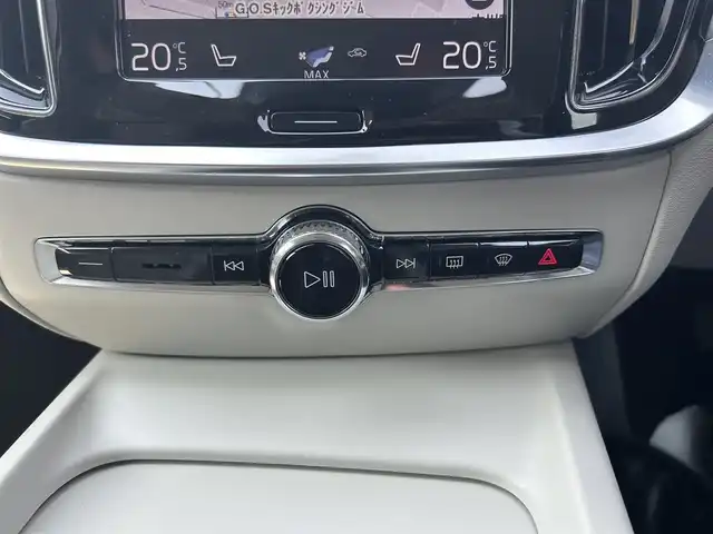 ボルボ Ｓ６０ 滋賀県 2020(令2)年 4.3万km パール HDDナビ/フルセグテレビ/アイドリングストップ/レザーシート（白）/シートヒーター/電動シート/全周囲カメラ/ドラレコ/ブラインドスポットセンサー/ETC/追従クルーズコントロール
