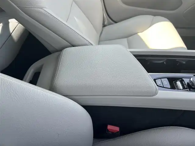 ボルボ Ｓ６０ 滋賀県 2020(令2)年 4.3万km パール HDDナビ/フルセグテレビ/アイドリングストップ/レザーシート（白）/シートヒーター/電動シート/全周囲カメラ/ドラレコ/ブラインドスポットセンサー/ETC/追従クルーズコントロール