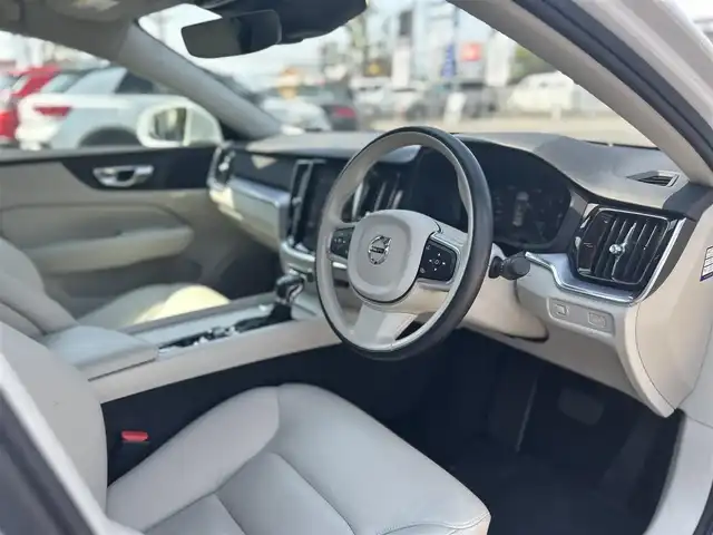 ボルボ Ｓ６０ 滋賀県 2020(令2)年 4.3万km パール HDDナビ/フルセグテレビ/アイドリングストップ/レザーシート（白）/シートヒーター/電動シート/全周囲カメラ/ドラレコ/ブラインドスポットセンサー/ETC/追従クルーズコントロール