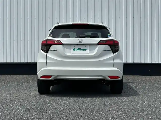 ホンダ ヴェゼル ハイブリッド Z ホンダセンシング 千葉県 2020(令2)年 4.4万km プラチナホワイトパール 純正8インチナビ/(フルセグTV/CD/DVD/BT/FM/AM）/バックカメラ/衝突被害軽減システム/車線逸脱警報/クルーズコントロール/ハーフレザーシート/シートヒーター/横滑り防止装置/ETC/アイドリングストップ/LEDヘッドライト/オートライト/ウィンカーミラー/電動格納ミラー/純正17インチAW/シートリフター/プッシュスタート/スマートキー/フロアマット/ドアバイザー/スペアキー/取扱説明書/保証書