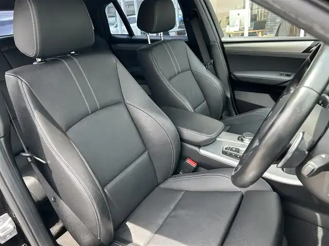 ＢＭＷ Ｘ４ ブラックアウト 福岡県 2017(平29)年 6.3万km サファイアブラックP インテリジェントセーフティ/サンルーフ/アダプティブクルーズコントロール/ブラインドスポットモニター/ヘッドアップディスプレイ/黒革シート/シートヒーター/純正ナビ/フルセグTV/Bluetooth/バックカメラ/パワーバックドア/LEDヘッドライト/オートライト/フロントフォグランプ/リアフォグランプ/前後ドライブレコーダー/純正19インチアルミホイール/ミラー一体型ETC/取扱説明書/スペアキー×1