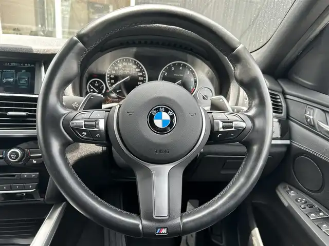 ＢＭＷ Ｘ４ ブラックアウト 福岡県 2017(平29)年 6.3万km サファイアブラックP インテリジェントセーフティ/サンルーフ/アダプティブクルーズコントロール/ブラインドスポットモニター/ヘッドアップディスプレイ/黒革シート/シートヒーター/純正ナビ/フルセグTV/Bluetooth/バックカメラ/パワーバックドア/LEDヘッドライト/オートライト/フロントフォグランプ/リアフォグランプ/前後ドライブレコーダー/純正19インチアルミホイール/ミラー一体型ETC/取扱説明書/スペアキー×1