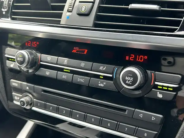 ＢＭＷ Ｘ４ ブラックアウト 福岡県 2017(平29)年 6.3万km サファイアブラックP インテリジェントセーフティ/サンルーフ/アダプティブクルーズコントロール/ブラインドスポットモニター/ヘッドアップディスプレイ/黒革シート/シートヒーター/純正ナビ/フルセグTV/Bluetooth/バックカメラ/パワーバックドア/LEDヘッドライト/オートライト/フロントフォグランプ/リアフォグランプ/前後ドライブレコーダー/純正19インチアルミホイール/ミラー一体型ETC/取扱説明書/スペアキー×1