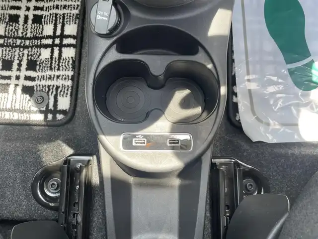 フィアット ５００Ｃ 1．2 ポップ 神奈川県 2021(令3)年 1.9万km 白
