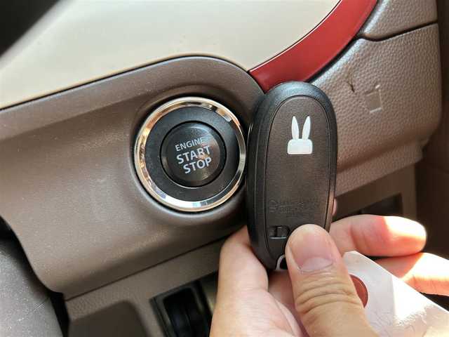スズキ ラパン ショコラ X 埼玉県 2014(平26)年 7.7万km ピンク 純正ナビオーディオ/（AM/FM/BT/iPod/AUX/SD）/ワンセグテレビ/バックカメラ/アイドリングストップ/ドライブレコーダー前後/スペアキー１本（スマートキー）/プッシュスタード/純正フロアマット/保証書/車両/ナビ 取扱説明書