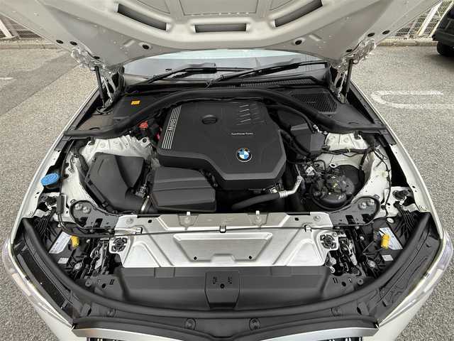 ＢＭＷ ＢＭＷ ３２０ｉ ツーリング Mスポーツ 千葉県 2024(令6)年 0.8万km 白 純正ナビ（Bluetooth/AM/FM/AppleCarPlay)/追従クルーズコントロール/バックカメラ/全方位カメラ/クリアランスソナー/盗難防止装置/衝突軽減システム/横滑り防止装置/レーンキープアシスト/前後ドライブレコーダー/ETC/ワイヤレス充電器/レザーシート/シートヒーター/シートポジションメモリー/電動リアゲート/LEDヘッドライト/純正アルミホイール/スペアキー/保証書/取扱説明書