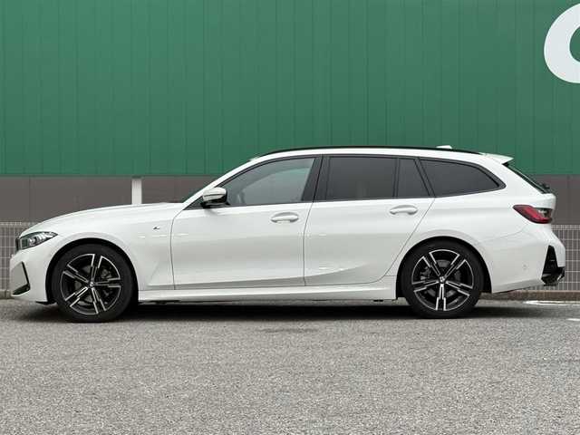 ＢＭＷ ＢＭＷ ３２０ｉ ツーリング Mスポーツ 千葉県 2024(令6)年 0.8万km 白 純正ナビ（Bluetooth/AM/FM/AppleCarPlay)/追従クルーズコントロール/バックカメラ/全方位カメラ/クリアランスソナー/盗難防止装置/衝突軽減システム/横滑り防止装置/レーンキープアシスト/前後ドライブレコーダー/ETC/ワイヤレス充電器/レザーシート/シートヒーター/シートポジションメモリー/電動リアゲート/LEDヘッドライト/純正アルミホイール/スペアキー/保証書/取扱説明書