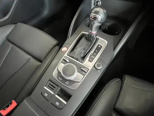 アウディ Ｓ３ スポーツバック 山形県 2020(令2)年 3.8万km グレイシアホワイトメタリック 4WD/アシスタンスパッケージ/・Audiサイドアシスト/・ハイビームアシスト/AudiMMIナビゲーション/・CD/DVD/フルセグTV/Bluetooth/USB/ドライブセレクト/バーチャルコックピット/レイン/ライトセンサー/マトリクスLEDヘッドライト/ナッパレザーシート/Audiプレセンス/速度警告/純正前後ドライブレコーダー /レーダー感知