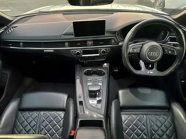 アウディ Ｓ５ スポーツバック 三重県 2018(平30)年 9.2万km グレイシアホワイトメタリック 純正ナビ /全周囲 /サンルーフ /本革シート/ビルトインETC /前方ドライブレコーダー/パーキングアシスト /前後コーナーセンサー /パワーバックドア /前席シートヒーター /前席パワーシート /クルーズコントロール /レーダー探知機 /革巻きステアリング/ステアリングスイッチ/LEDヘッドライト/電動格納ミラー/禁煙車