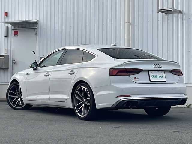 アウディ Ｓ５ スポーツバック 三重県 2018(平30)年 9.2万km グレイシアホワイトメタリック 純正ナビ /全周囲 /サンルーフ /本革シート/ビルトインETC /前方ドライブレコーダー/パーキングアシスト /前後コーナーセンサー /パワーバックドア /前席シートヒーター /前席パワーシート /クルーズコントロール /レーダー探知機 /革巻きステアリング/ステアリングスイッチ/LEDヘッドライト/電動格納ミラー/禁煙車