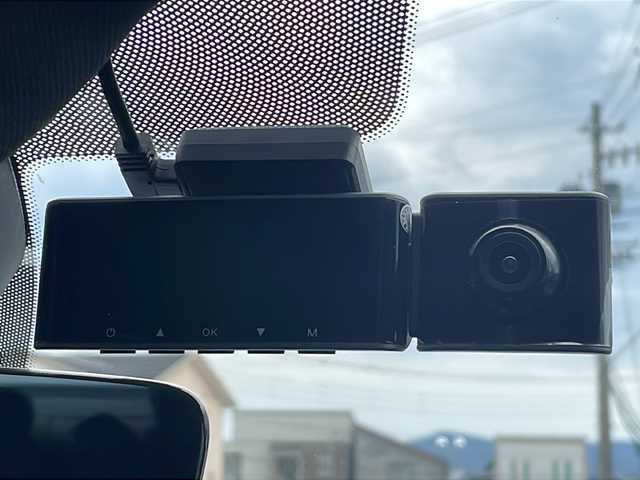 アウディ Ｓ５ スポーツバック 三重県 2018(平30)年 9.2万km グレイシアホワイトメタリック 純正ナビ /全周囲 /サンルーフ /本革シート/ビルトインETC /前方ドライブレコーダー/パーキングアシスト /前後コーナーセンサー /パワーバックドア /前席シートヒーター /前席パワーシート /クルーズコントロール /レーダー探知機 /革巻きステアリング/ステアリングスイッチ/LEDヘッドライト/電動格納ミラー/禁煙車