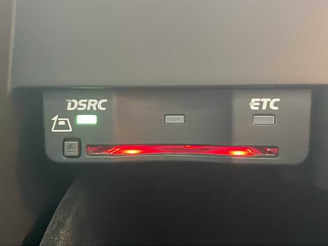 アウディ Ｓ５ スポーツバック 三重県 2018(平30)年 9.2万km グレイシアホワイトメタリック 純正ナビ /全周囲 /サンルーフ /本革シート/ビルトインETC /前方ドライブレコーダー/パーキングアシスト /前後コーナーセンサー /パワーバックドア /前席シートヒーター /前席パワーシート /クルーズコントロール /レーダー探知機 /革巻きステアリング/ステアリングスイッチ/LEDヘッドライト/電動格納ミラー/禁煙車