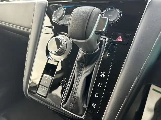 三菱 デリカＤ：５ シャモニー 福島県 2025(令7)年 0.1千km ブラックダイヤモンド CHAMONIX (8人)　/4WD　e-Assist/ALPINE　D:5専用11型ナビゲーション/「DTV/DVD/CD/AM/FM/USB/BT/HDMI」/アラウンドビューカメラ/アダプティブクルーズコントロール/運転席パワーシート/前席シートヒーター・エアシート/ステアリングヒーター/ステアリングリモコン/パドルシフト/両側電動スライドドア/電動パーキングブレーキ/オートLEDヘッドライト/プッシュスタート/キーレスエントリー/アイドリングストップ