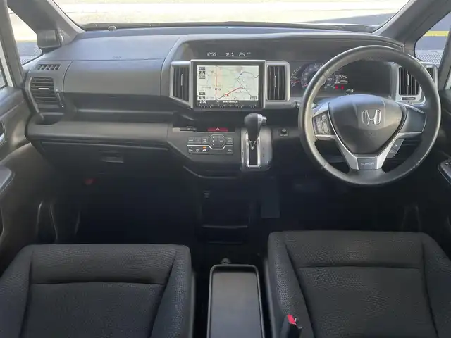 ホンダ ステップワゴン スパーダ Z 岐阜県 2013(平25)年 12.6万km ホワイトオーキッドパール (株)IDOMが運営する【じしゃロン多治見店】の自社ローン専用車両になります。こちらは現金またはオートローンご利用時の価格です。自社ローンご希望の方は別途その旨お申付け下さい。/ディーラーオプションナビ/　（Bluetooth/DVD/フルセグ）/両側パワースライドドア/純正フリップダウンモニター/アイドリングストップ/オートライト/フォグランプ/バックカメラ/ETC