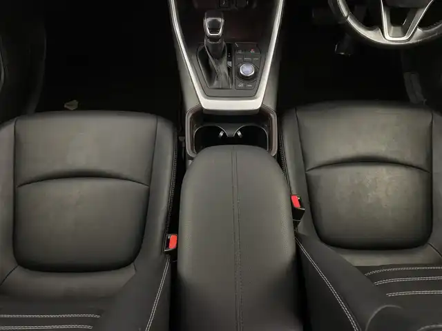 トヨタ ＲＡＶ４ G Zパッケージ 新潟県 2020(令2)年 3.1万km アティチュードブラックマイカ 純正ディスプレイオーディオ/　　FM/AM/USB/BT/バックカメラ/パワーバックドア/オートハイビーム/デジタルインナーミラー/レーダークルーズ/サンルーフ/純正アルミホイール/パワーシート/シートヒーター/ウィンカーミラー/レザーシート/４ＷＤ/ステアリングスイッチ/サイドカメラ/スマートキー/電動格納ミラー