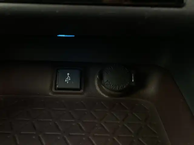 トヨタ ＲＡＶ４ G Zパッケージ 新潟県 2020(令2)年 3.1万km アティチュードブラックマイカ 純正ディスプレイオーディオ/　　FM/AM/USB/BT/バックカメラ/パワーバックドア/オートハイビーム/デジタルインナーミラー/レーダークルーズ/サンルーフ/純正アルミホイール/パワーシート/シートヒーター/ウィンカーミラー/レザーシート/４ＷＤ/ステアリングスイッチ/サイドカメラ/スマートキー/電動格納ミラー