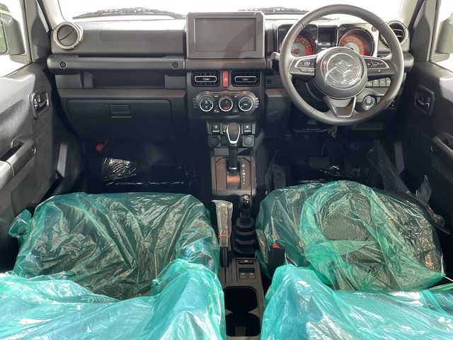 スズキ ジムニー ノマド FC 神奈川県 2025(令7)年 0.1千km ベージュⅡ 登録済未使用車/スズキセーフティサポート/4WD/シートヒーター/ダウンヒルアシストコント登録済未使用車/スズキセーフティサポート/4WD/シートヒーター/ダウンヒルアシストコンロール/革巻きステアリング/ステアリングスイッチ/Autoライト/アイドリングストップ機能/コーナーセンサー/ヘッドライトレベライザー/ヘッドライトウォッシャー/LEDヘッドライト/フォグランプ/電動格納ミラー/ウィンカーミラー/背面タイヤ/純正15インチアルミホイール