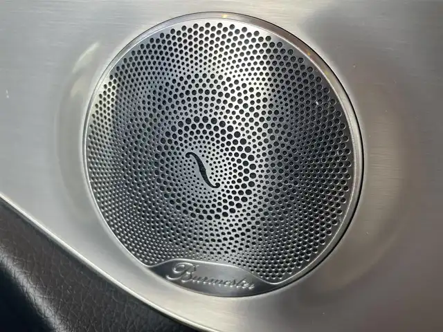 メルセデス・ベンツ ＧＬＣ２２０ d 4マチックスポーツ 本革 高知県 2018(平30)年 6.8万km ポーラホワイト 純正ナビ/・フルセグ・ＢＴ・ＣＤ・ＤＶＤ・ＵＳＢ/Burmesｔerサウンドシステム/レーダーセーフティ/・アクティブブレーキアシスト/・ブラインドスポットアシスト/・アテンションアシスト/・レーンキープアシスト/・ステアリングパイロット/エアバランスパッケージ/サンルーフ/アダプティブクルーズコントロール/パノラミックビューモニターカメラ/パワーテールゲート/黒レザーシート/左右メモリー機能付きパワーシート/全席シートヒーター/ヘッドアップディスプレイ/パドルシフト/キーレスゴー/デュアルオートエアコン/アンビエントライト３カラー/純正ＥＴＣ/純正19インチアルミホイール/ブレーキキャリパー【シルバー】