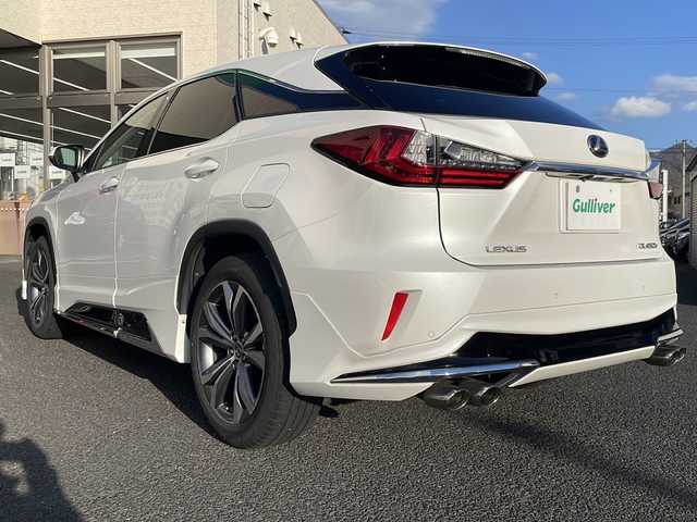 レクサス ＲＸ 450h バージョンL 山形県 2019(平31)年 5.9万km ソニッククォーツ ・モデリスタエアロ（フロント、サイド、リア）/・サンルーフ/・リアエンターテイメントシステム/・４WD/・純正ナビ/フルセグ/CDDVDブルーレイ/Bluetooth/・全方位カメラ/・社外前後ドラレコ/・ビルトインETC2.0/・MTモード付きAT/・レーダークルーズコントロール/・レーンキープアシスト/・プリクラッシュセーフティ/・ブラインドスポットモニター/・前後クリアランスソナー/・ヘッドアップディスプレイ/・前席パワーシート（メモリー付き）、シートベンチレーション/・全席シートヒーター/・ステアリングヒーター/・電動テレスコピック、オートスライドアウェイ/・パワーバックドア/・電動格納セカンドシート/・置くだけ充電/・シーケンシャルウィンカー/・20インチ純正AW/・18インチ純正AW＋スタッドレスタイヤ車載/・純正マット/・カードキー1枚