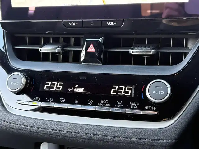 トヨタ カローラ クロス ハイブリッド Z 滋賀県 2024(令6)年 0.6万km アティチュードブラックマイカ 純正10.5インチナビ/【Bluetooth/USB//フルセグ/AppleCarplay/AndroidAuto】/全方位カメラ/パワーバックドア/LEDヘッドライト/追従クルーズコントロール/パワーシート/BSM/ハーフレザーシート/シートヒーター/クリアランスソナー/電子パーキング/ドライブレコーダー/ビルトインETC