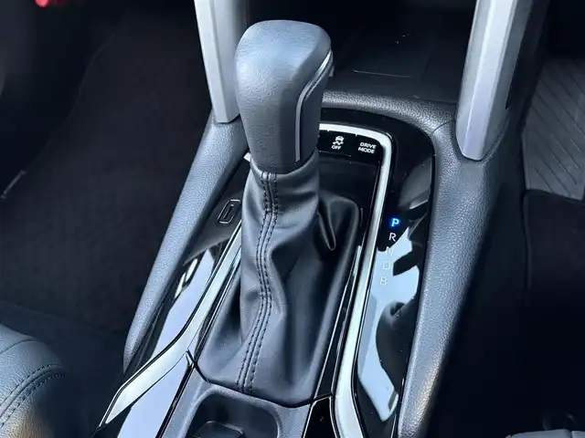 トヨタ カローラ クロス ハイブリッド Z 滋賀県 2024(令6)年 0.6万km アティチュードブラックマイカ 純正10.5インチナビ/【Bluetooth/USB//フルセグ/AppleCarplay/AndroidAuto】/全方位カメラ/パワーバックドア/LEDヘッドライト/追従クルーズコントロール/パワーシート/BSM/ハーフレザーシート/シートヒーター/クリアランスソナー/電子パーキング/ドライブレコーダー/ビルトインETC