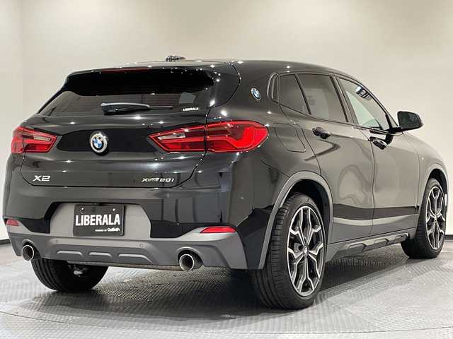 ＢＭＷ Ｘ２ xDrive20i MスポーツX 新潟県 2018(平30)年 4.7万km サファイアブラックP 電動パノラマ・ガラス・サンルーフ/アドバンスド・アクティブ・セーフティ・パッケージ/● BMWヘッドアップ・ディスプレイ/●ドライビング・アシスト・プラス/（ACC／アクティブ・クルーズ・コントロール/〔ストップ&ゴー機能付/コンフォート・パッケージ/● オートマチック・テールゲート・オペレーション/（オープン・クローズ）/● フロント・シート・ヒーティング/ヘッドアップディスプレイ/HDDナビゲーション・システム/●10.25インチ ワイド・コントロール・ディスプレイ/●リヤビューカメラ/●CD/DVD/USB/パーキングアシスト/PDC／パーク・ディスタンス・コントロール/HDC／ヒル・ディセント・コントロール/ドライブレコーダー/ミラー一体型ETC