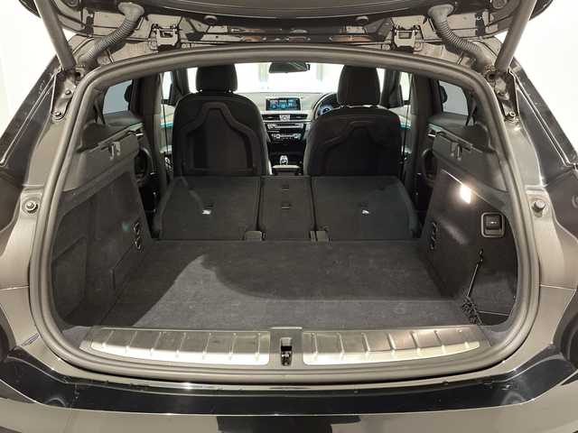 ＢＭＷ Ｘ２ xDrive20i MスポーツX 新潟県 2018(平30)年 4.7万km サファイアブラックP 電動パノラマ・ガラス・サンルーフ/アドバンスド・アクティブ・セーフティ・パッケージ/● BMWヘッドアップ・ディスプレイ/●ドライビング・アシスト・プラス/（ACC／アクティブ・クルーズ・コントロール/〔ストップ&ゴー機能付/コンフォート・パッケージ/● オートマチック・テールゲート・オペレーション/（オープン・クローズ）/● フロント・シート・ヒーティング/ヘッドアップディスプレイ/HDDナビゲーション・システム/●10.25インチ ワイド・コントロール・ディスプレイ/●リヤビューカメラ/●CD/DVD/USB/パーキングアシスト/PDC／パーク・ディスタンス・コントロール/HDC／ヒル・ディセント・コントロール/ドライブレコーダー/ミラー一体型ETC